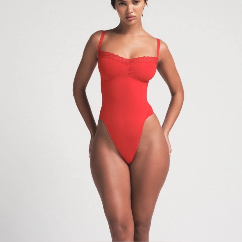 Skims Seamless Sculpt Lace Thong Bodysuit